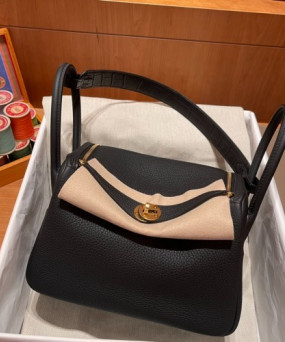 에르메스 린디백 30 블랙 금장 끌레망스 악어가죽 핸들